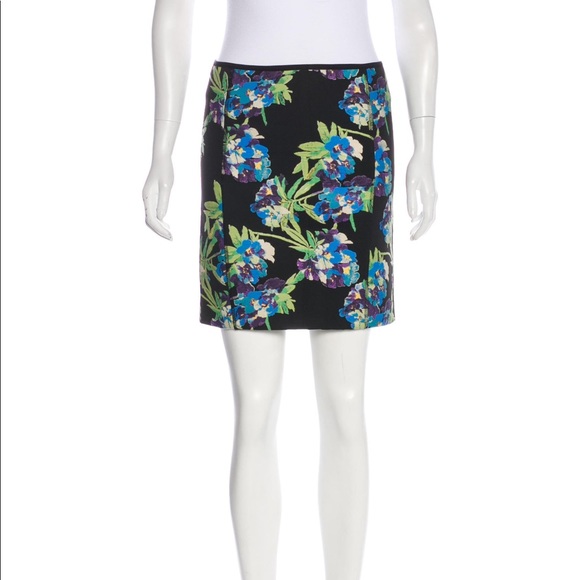 Elizabeth & James Floral Print Scuba Skirt - Picture 8 of 8